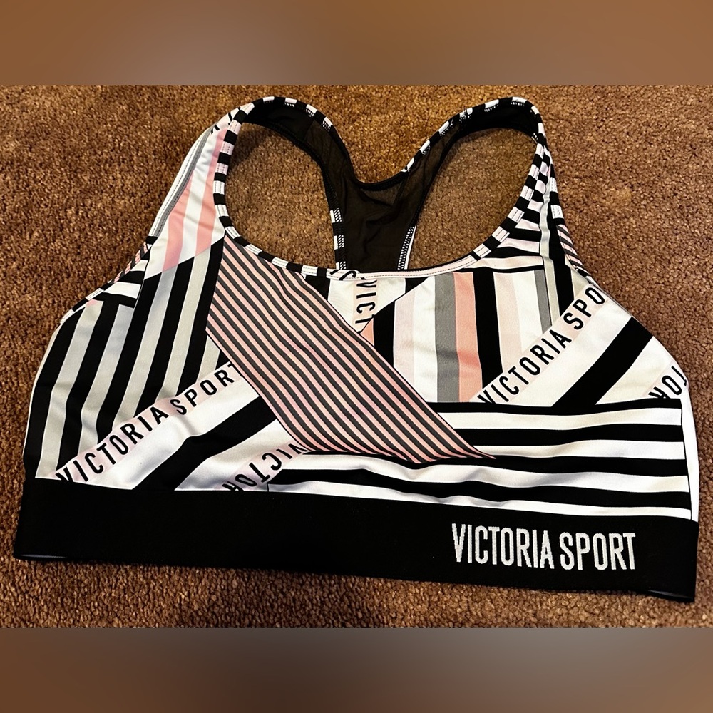 NWOT - Victoria’s Sport Bra Size Large